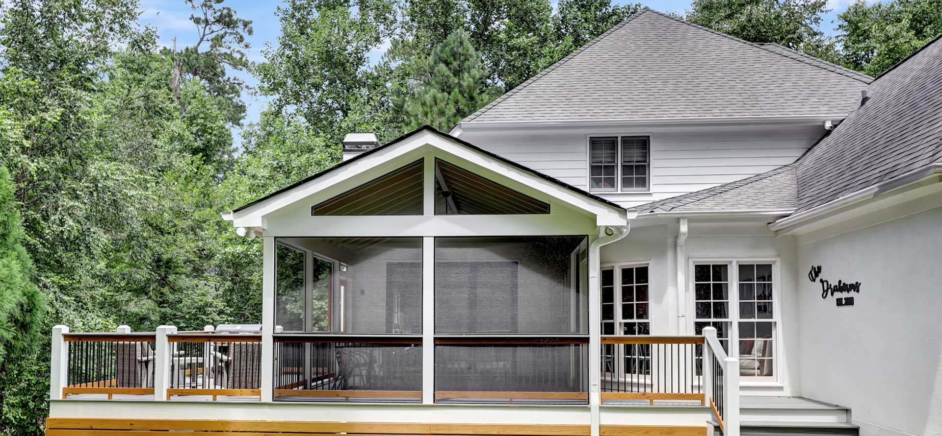 Custom Screened-In Porch Installation Services Custom Screened-In Porch Installation Services