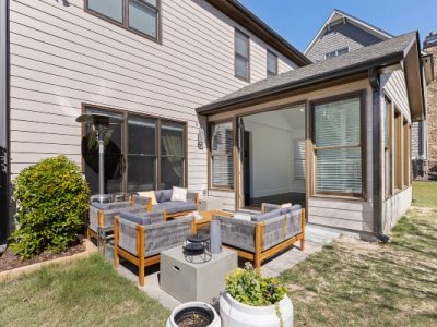 LaRuche-Castle-2160WatercrestCommons08