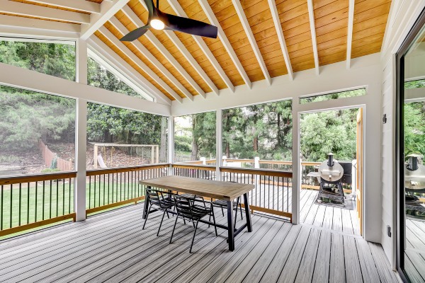 LaRucheCreative-RealEstate-CastleConstruction-1927FieldPondGlen-01