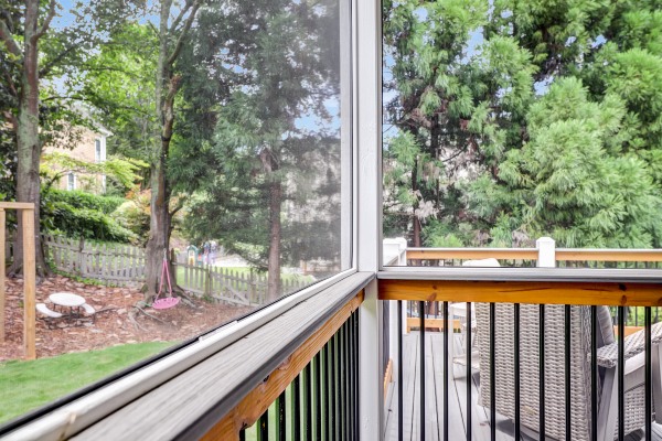 LaRucheCreative-RealEstate-CastleConstruction-1927FieldPondGlen-04