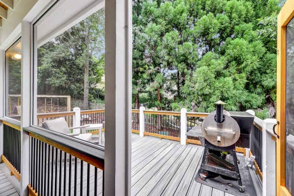 LaRucheCreative-RealEstate-CastleConstruction-1927FieldPondGlen-05