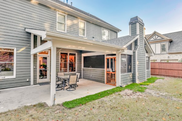 LaRuche_CastleConstruction_2185_Watercrest_Commons-01