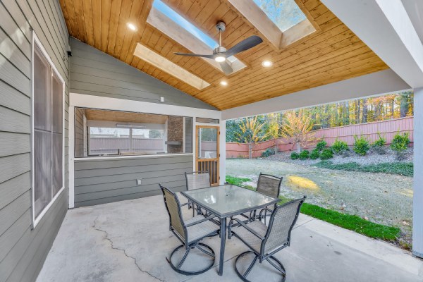 LaRuche_CastleConstruction_2185_Watercrest_Commons-02