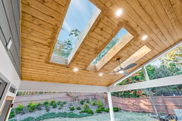 LaRuche_CastleConstruction_2185_Watercrest_Commons-03