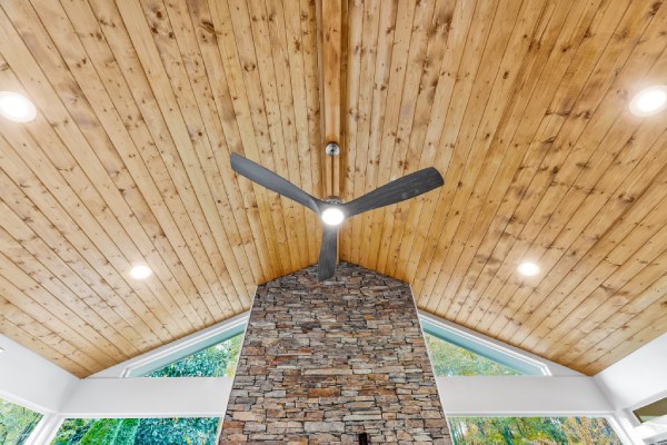 LaRuche_CastleConstruction_2185_Watercrest_Commons-08