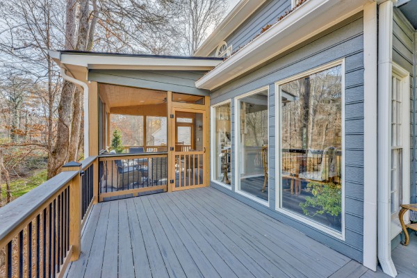 gallery_LaRuche_CastleConstruction_1540_Tennessee_Walker_Dr-02_1659539594