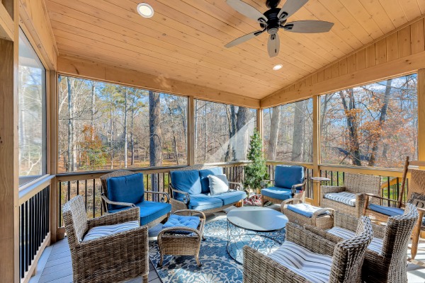gallery_LaRuche_CastleConstruction_1540_Tennessee_Walker_Dr-06_1659539595