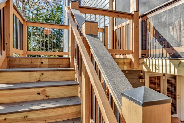 gallery_LaRuche_CastleConstruction_1540_Tennessee_Walker_Dr-10_1659539584