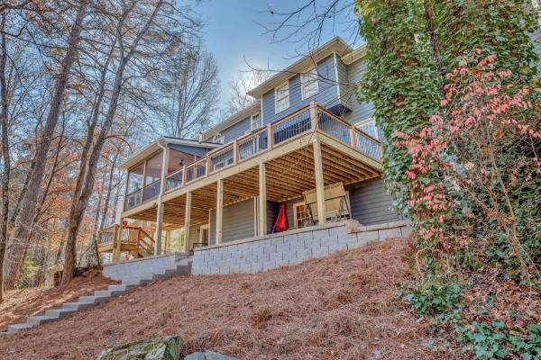 gallery_LaRuche_CastleConstruction_1540_Tennessee_Walker_Dr-20_1659539623